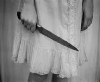 donna con il coltello big