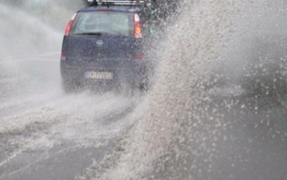 auto sul bagnato big 1
