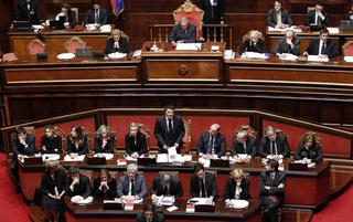 Il governo Renzi chiede la fiducia al Senato