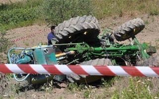 trattore ribaltato big1