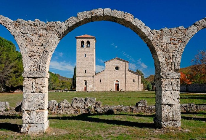 Castel-San-Vincenzo-al-Volturno-Abbazia-nuova