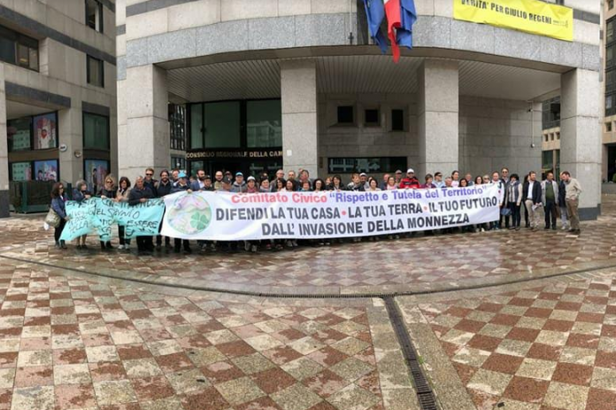 manifestazione contro discarica sassinoro