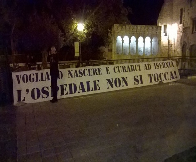 striscione-is
