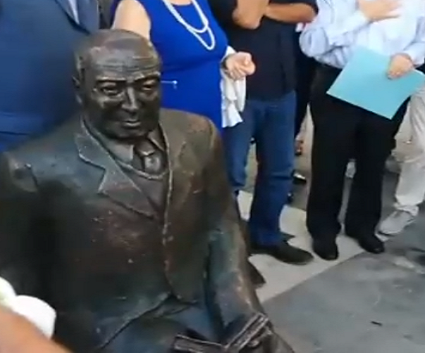 statua Perrotta
