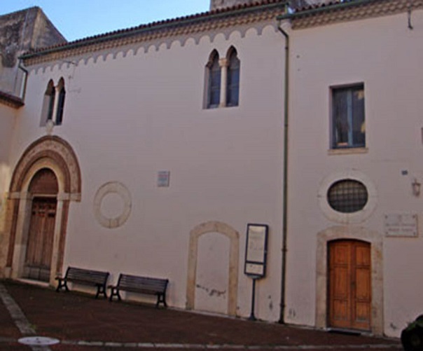 Biblioteca michele romano IS