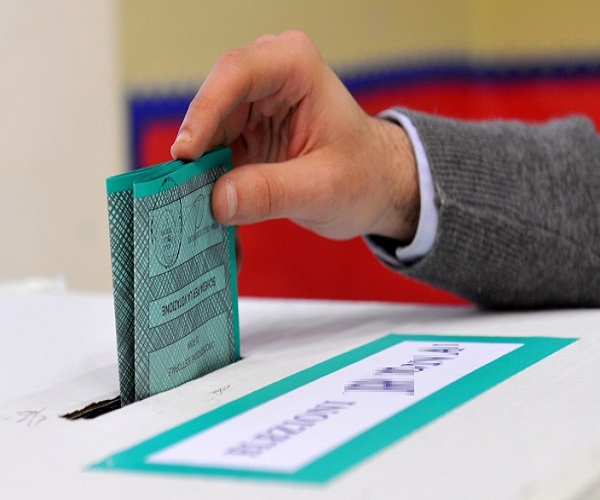 Elezioni politiche e regionali 2013. Gli italiani alle urne. Affluenza al voto
