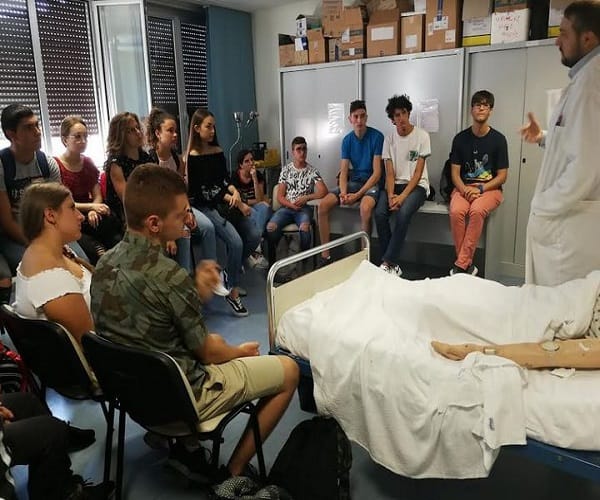giovani aspiranti medici crescono