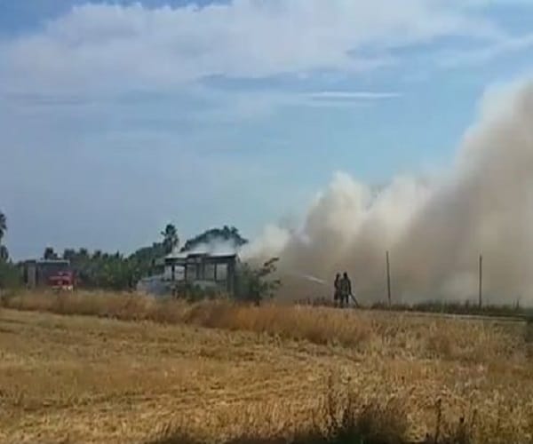 bus in fiamme