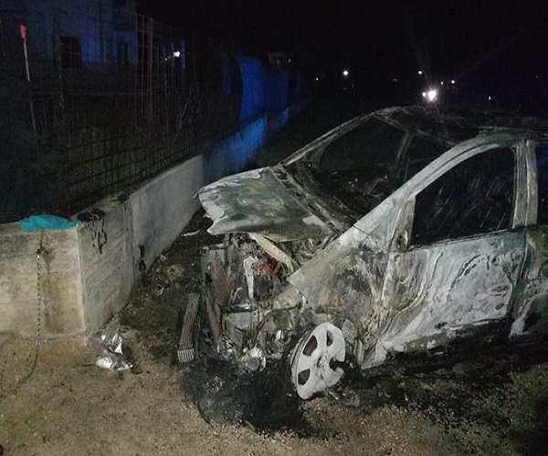FOTO ANSA auto in fiamme FOTO ANSA