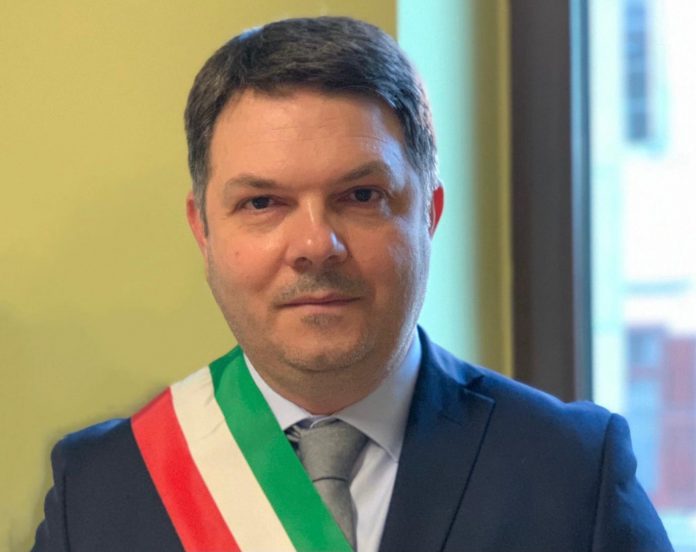 E62832DE-7F38-46B0-864C-14A9BA2CCDA9