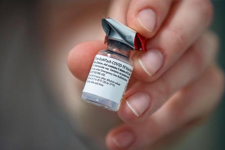 Poland starts vaccination AGAINST COVID-19