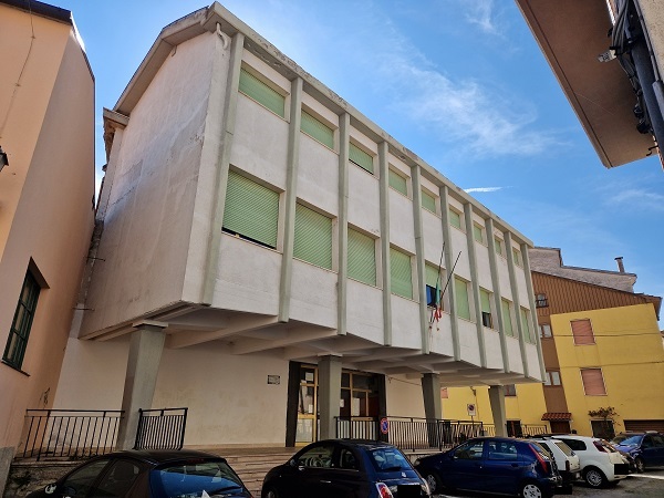 La-scuola-di-San-Marco-realizzata-nel-1979-in-pieno-centro-storico--(1)