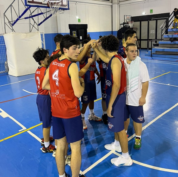 Il-saluto-del-gruppo-under-17
