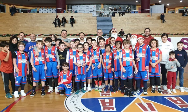 Foto di gruppo dopo l'ultimo allenamento prima delle feste natalizie