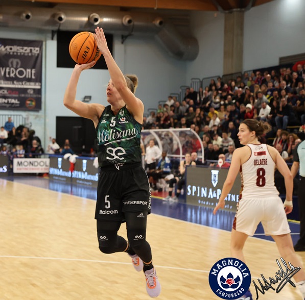Anna Togliani al tiro