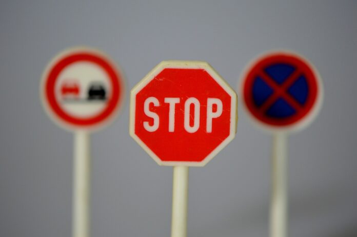 traffic-signs-gefa71d730_1280