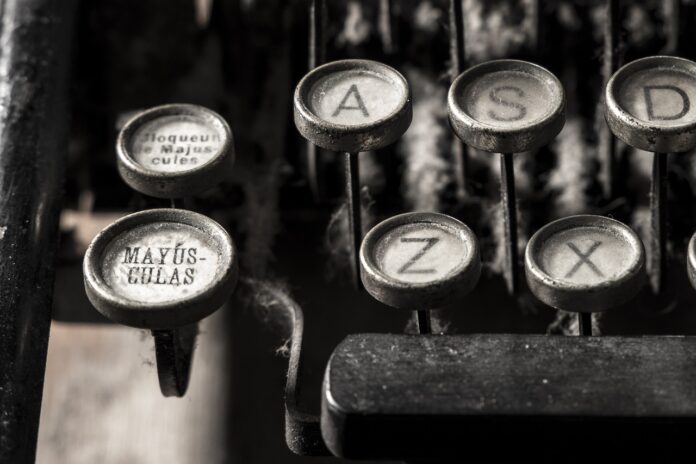 typewriter-g93f322e27_1280