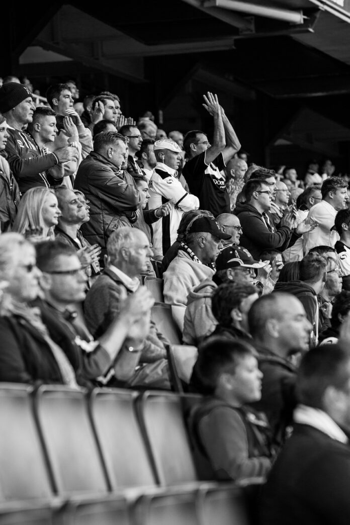 football-1900331_1280