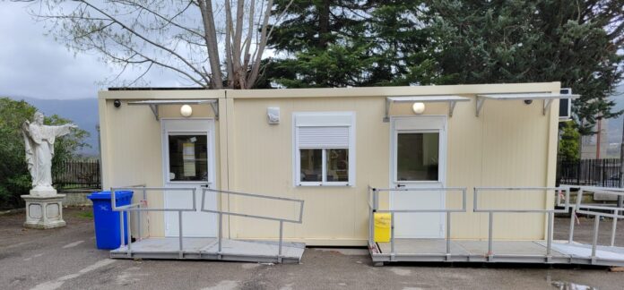La sede temporanea che ospiterà l'ufficio postale di Roccaravindola durante i lavori