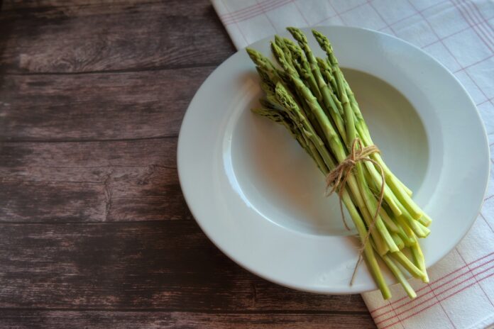 asparagus-6323352_1280