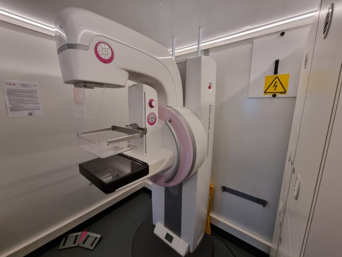 mammografo mobile (1)
