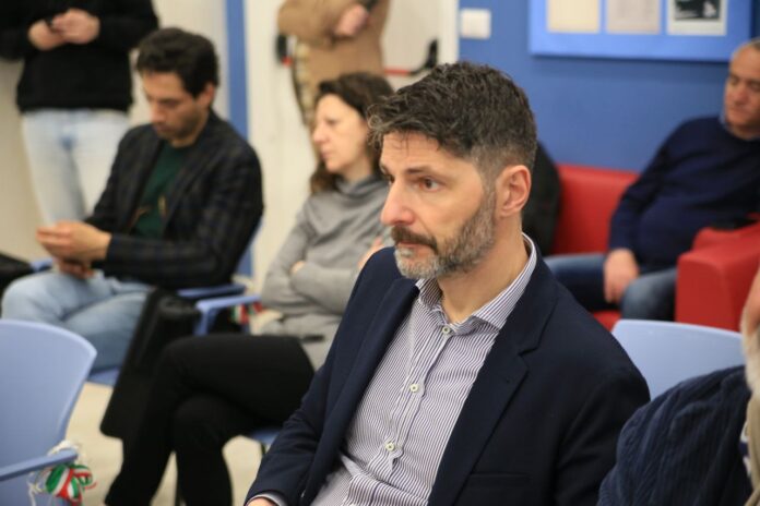 roberto gravina consigliere regioanle 55889977