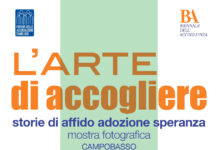 A Palazzo d’Aimmo la mostra “L’arte di Accogliere”: storie di affido, adozione e speranza