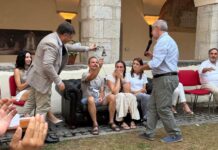 Una campana per la “famiglia nel bosco”: il dono della comunità di Agnone