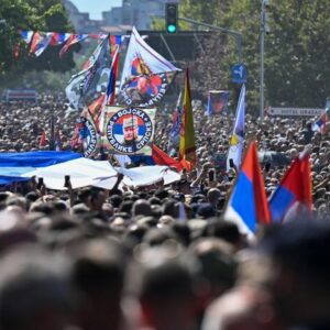 Folla si raduna a Belgrado per i funerali di Ratko Mladic